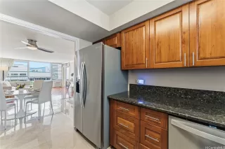 Photo #6: 202611045 Listing 