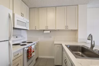 Photo #5: 202611129 Listing 