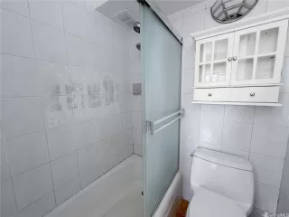 Photo #5: 202611257 Listing 