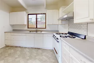 Photo #5: 202611301 Listing 