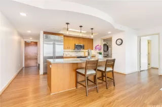Photo #5: 202611380 Listing 