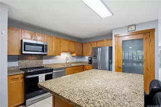 Photo #3: 202611438 Listing 