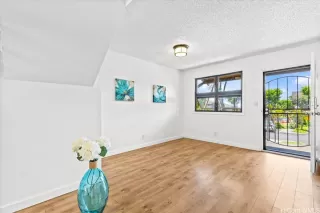 Photo #2: 202611577 Listing 