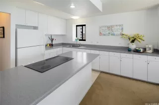Photo #5: 202611604 Listing 