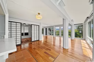 Photo #5: 202611628 Listing 
