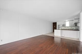 Photo #3: 202611638 Listing 