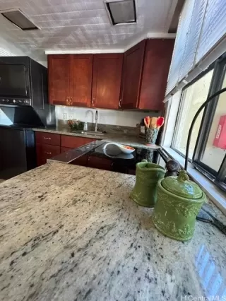Photo #5: 202611646 Listing 