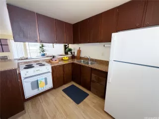 Photo #4: 202611676 Listing 