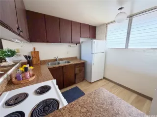 Photo #5: 202611676 Listing 