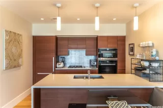 Photo #4: 202611730 Listing 