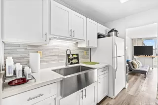 Photo #6: 202611733 Listing 
