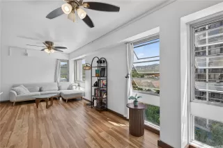 Photo #2: 202611798 Listing 