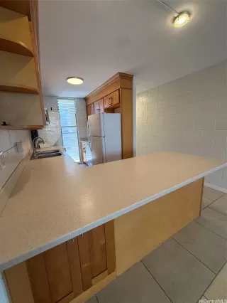 Photo #2: 202611810 Listing 