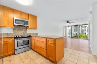 Photo #4: 202611907 Listing 