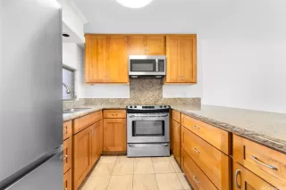 Photo #5: 202611907 Listing 