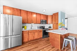 Photo #3: 202611909 Listing 
