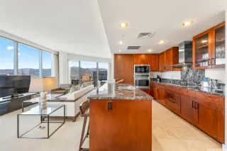 Photo #5: 202611918 Listing 