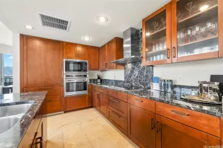 Photo #6: 202611918 Listing 