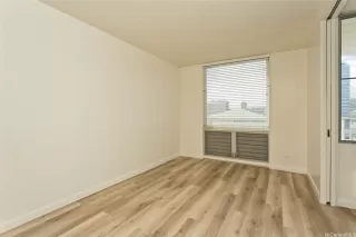 Photo #5: 202611936 Listing 