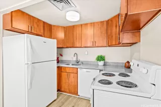 Photo #5: 202611988 Listing 
