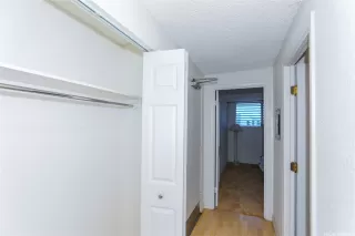Photo #4: 202612008 Listing 