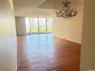Photo #5: 202612029 Listing 
