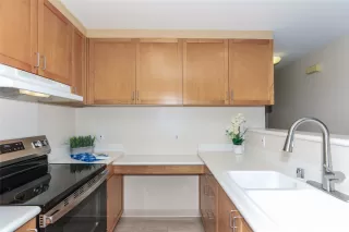 Photo #5: 202612035 Listing 