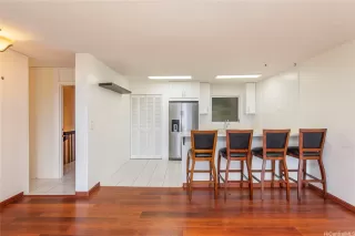 Photo #4: 202612058 Listing 