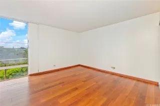 Photo #6: 202612058 Listing 