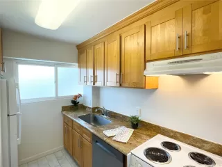 Photo #4: 202612159 Listing 
