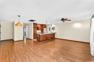 Photo #6: 202612206 Listing 
