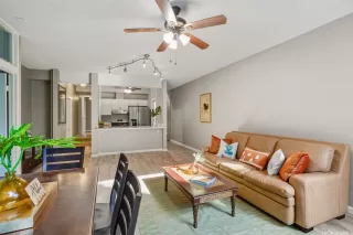 Photo #3: 202612305 Listing 