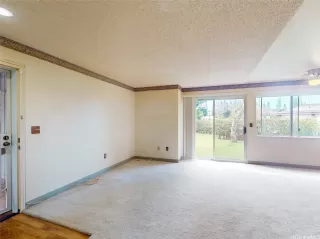 Photo #6: 202612521 Listing 