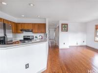 Browse active condo listings in HAMPTON COURT