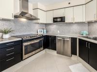 More Details about MLS # 202501158 : 801 S KING STREET 905