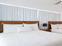More Details about MLS # 202507808 : 2465 KUHIO AVENUE 506