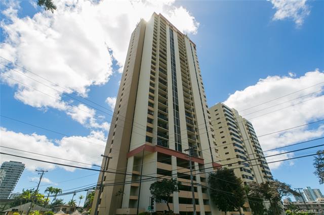 Browse active condo listings in MAKIKI