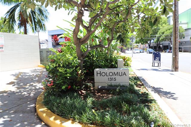 Browse active condo listings in HOLOMUA
